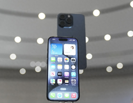 西峰Apple维修站分享买iPhone15还是华为Mate60 