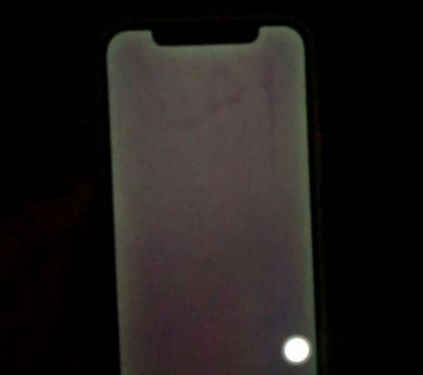 西峰苹果手机维修分享苹果客服回应 iPhone 12 屏幕“发绿”问题 